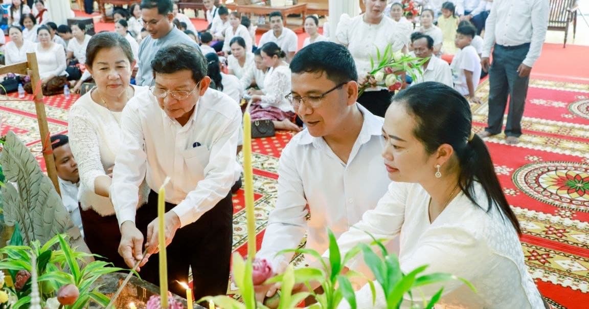រដ្ឋបាលខេត្តកោះកុង អញ្ជើញកាន់បិណ្ឌវេនទី៧ នៅវត្តអម្ពទិយារាម ស្តែងពីទឹកចិត្តជ្រះថ្លានិងលំអានតាមប្រពៃណីសាសនា