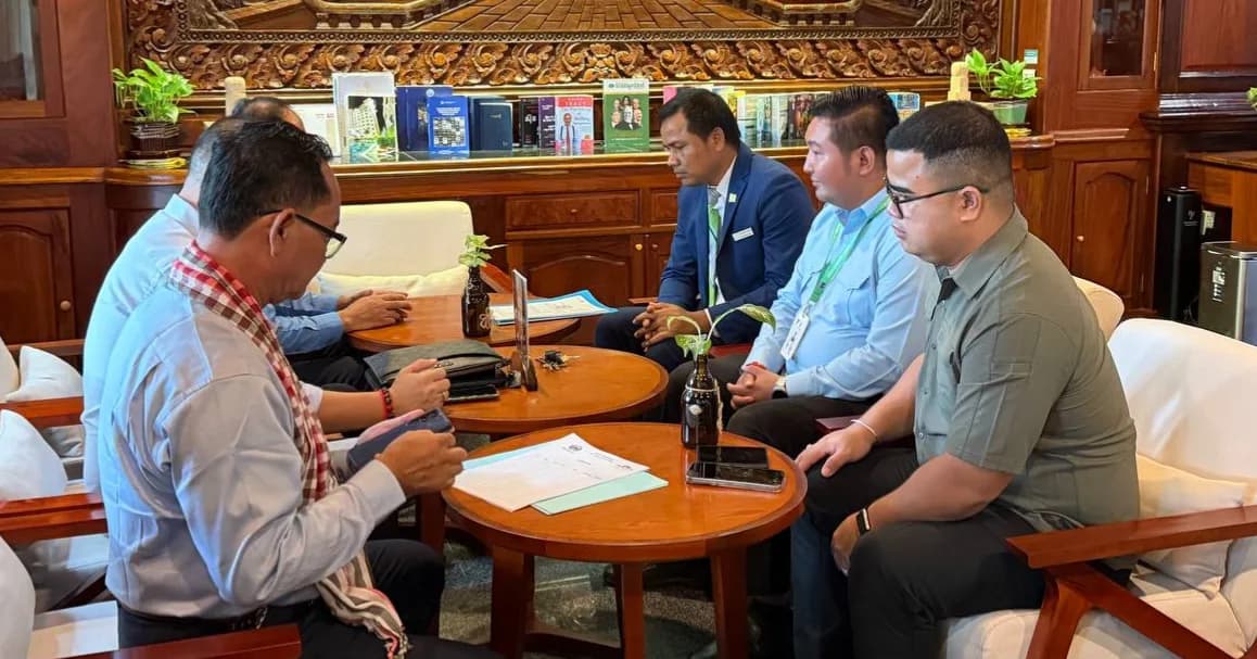 ក្រសួងទេសចរណ៍ចុះអប់រំផ្សព្វផ្សាយការប្រយុទ្ធប្រឆាំងផលិតផលក្លែងក្លាយដែលបង្កគ្រោះថ្នាក់ដល់សុខភាព និងផលប៉ះពាល់លើវិស័យទេសចរណ៍ដល់មូលដ្ឋានអាជីវកម្មទេសចរណ៍ក្នុងក្រុងបាត់ដំបង