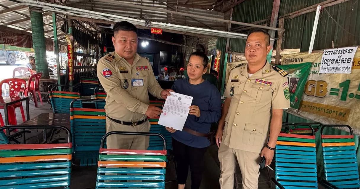 នគរបាលជំនាញ ណែនាំហាងតូបកាហ្វេ៣កន្លែងក្រុងខេមរភូមិន្ទហាមលេងល្បែងស៊ីសងខុសច្បាប់គ្រប់ប្រភេទ