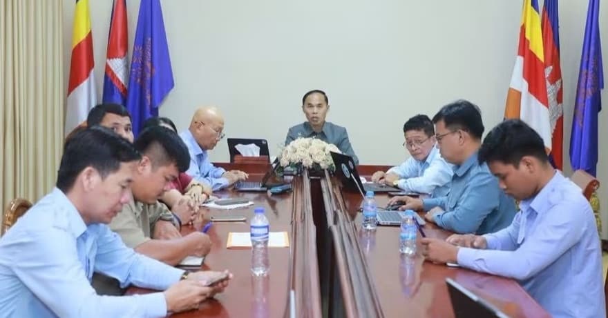 នាព្រឹកថ្ងៃទី២៥ ខែមិថុនា ឆ្នាំ២០២៦ ឯកឧត្តម ប្រាក់ សារ៉ាត អភិបាលរងខេត្តកណ្តាល បានដឹកនាំកិច្ចប្រជុំពិនិត្យ និងផ្តល់យោបល់ លើនិមិត្តសញ្ញារបស់រដ្ឋបាលឃុំ សង្កាត់ ដោយមានការអញ្ជើញចូលរួមពីមន្ទីរ អង្គភាពពាក់ព័ន្ធ។