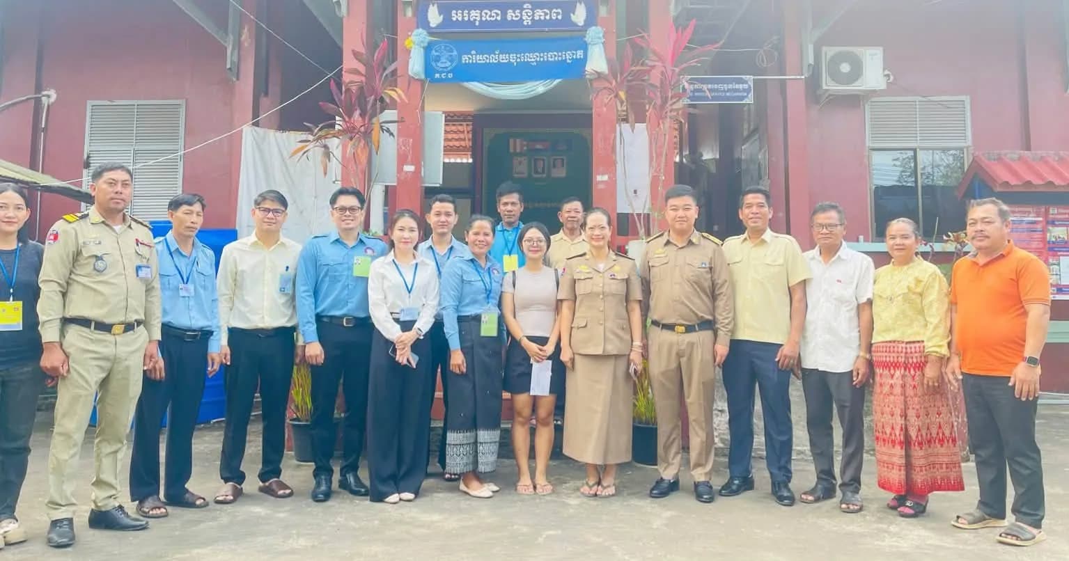 លោកជំទាវ ឈី វ៉ា អភិបាលខេត្តកោះកុង អញ្ជើញទៅពិនិត្យ និងចុះឈ្មោះបោះឆ្នោតនៅសង្កាត់ស្មាច់មានជ័យ