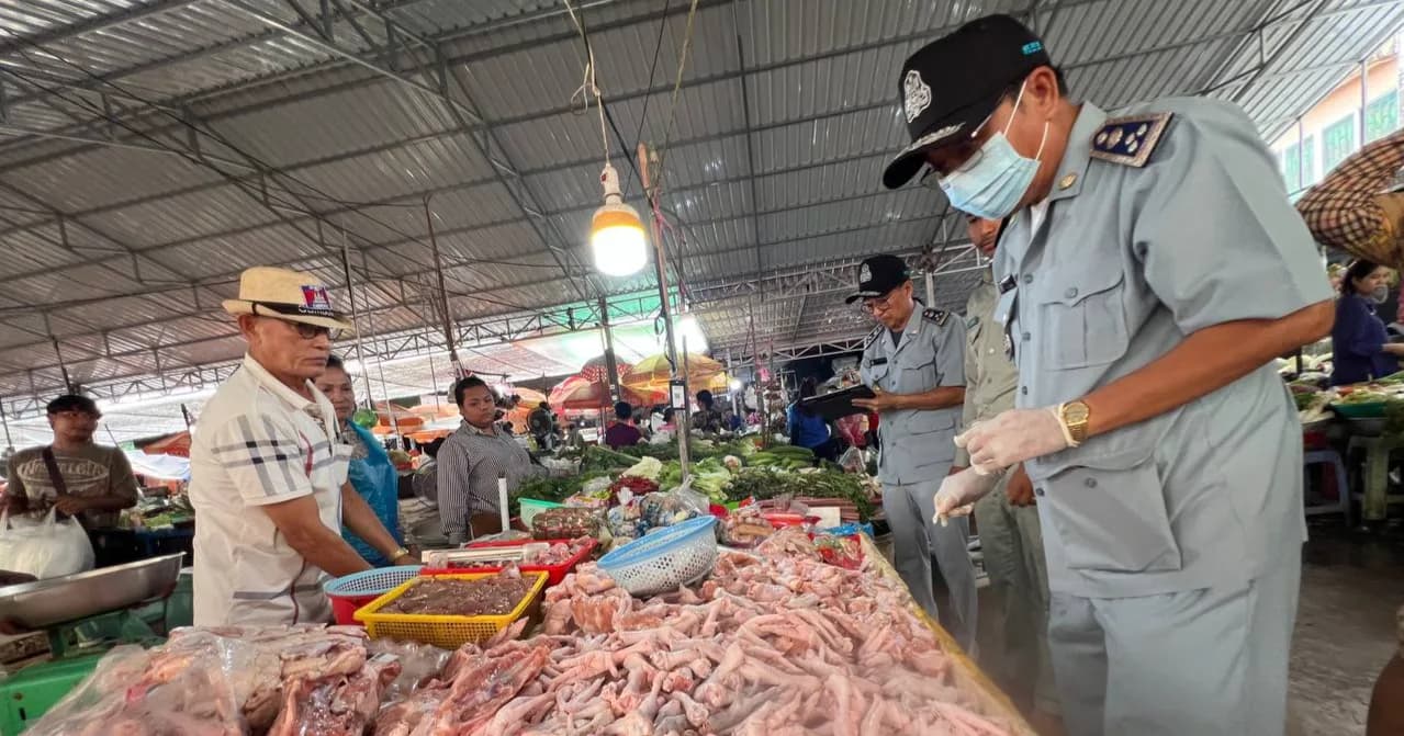 មន្រ្តីកបបខេត្តកោះកុង ណែនាំអាជីវករកុំលក់ដូរទំនិញគ្មានគុណភាព និងនាំចូលពីប្រទេសថៃ