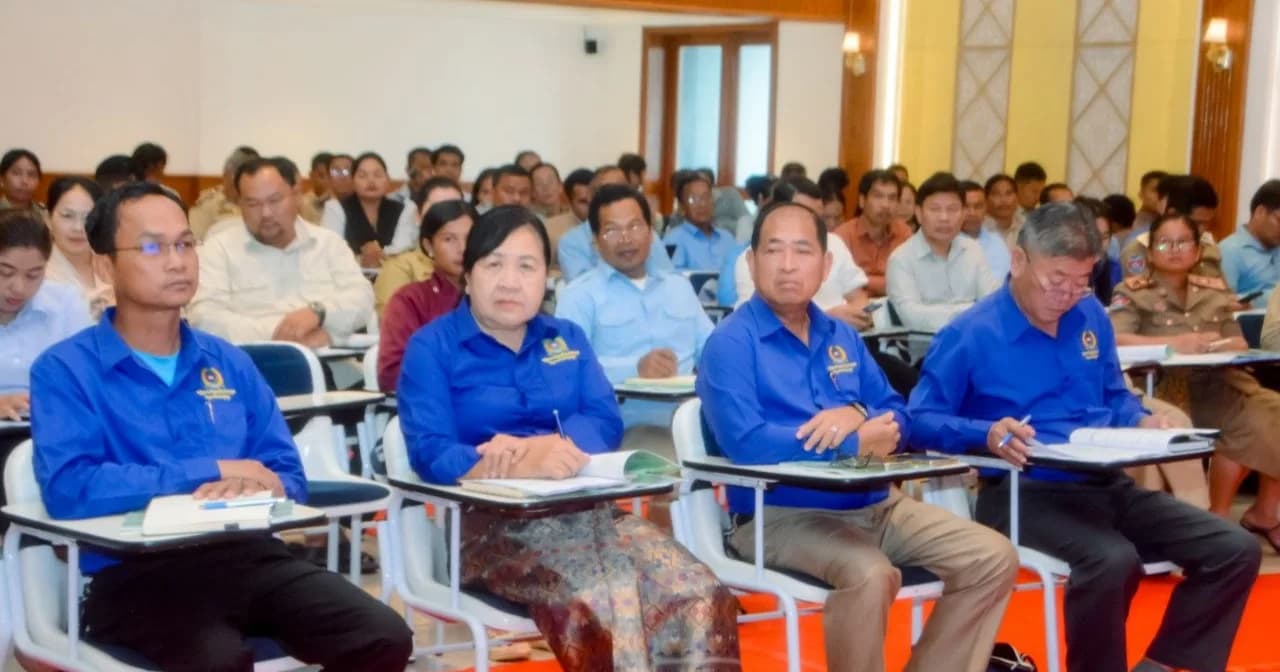 សមាគម ក្រុមប្រឹក្សាថ្នាក់មូលដ្ឋានខេត្តកោះកុង រៀបចំវគ្គបណ្តុះ បណ្តាលស្តីពីសេវាសង្គម និងរដ្ឋបាលឌីជីថលជូនដល់ថ្នាក់ដឹក នាំនិងមន្ត្រីរាជការថ្នាក់មូលដ្ឋាន
